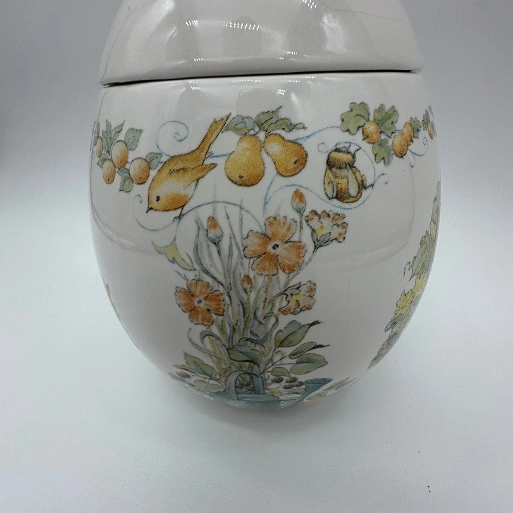 Beatrix Potter Peter Rabbit Egg Cookie Jar Teleflora 1996 Vintage Canister